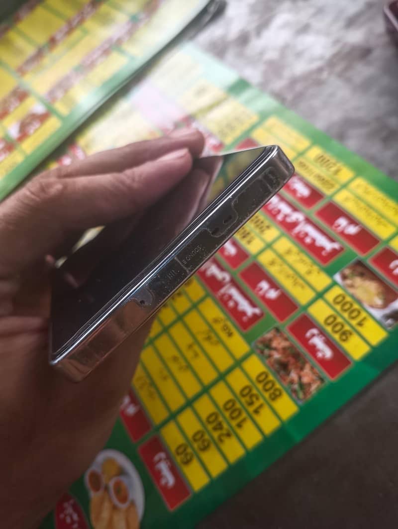 Infinix Note 40 4