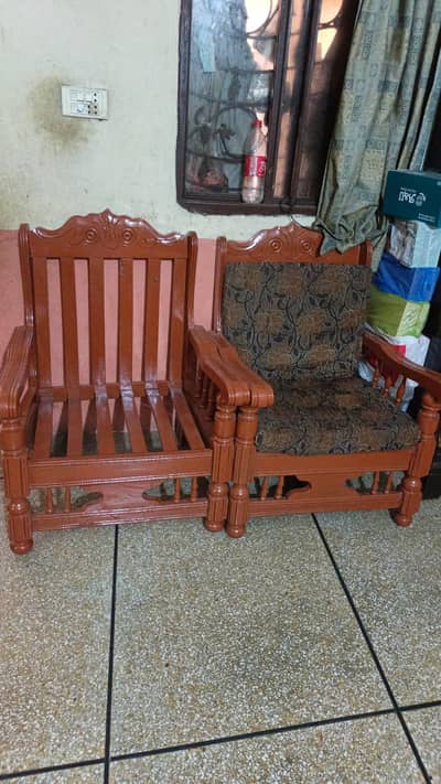 5 Seater orignal wood Sofa Set Urgent sale
