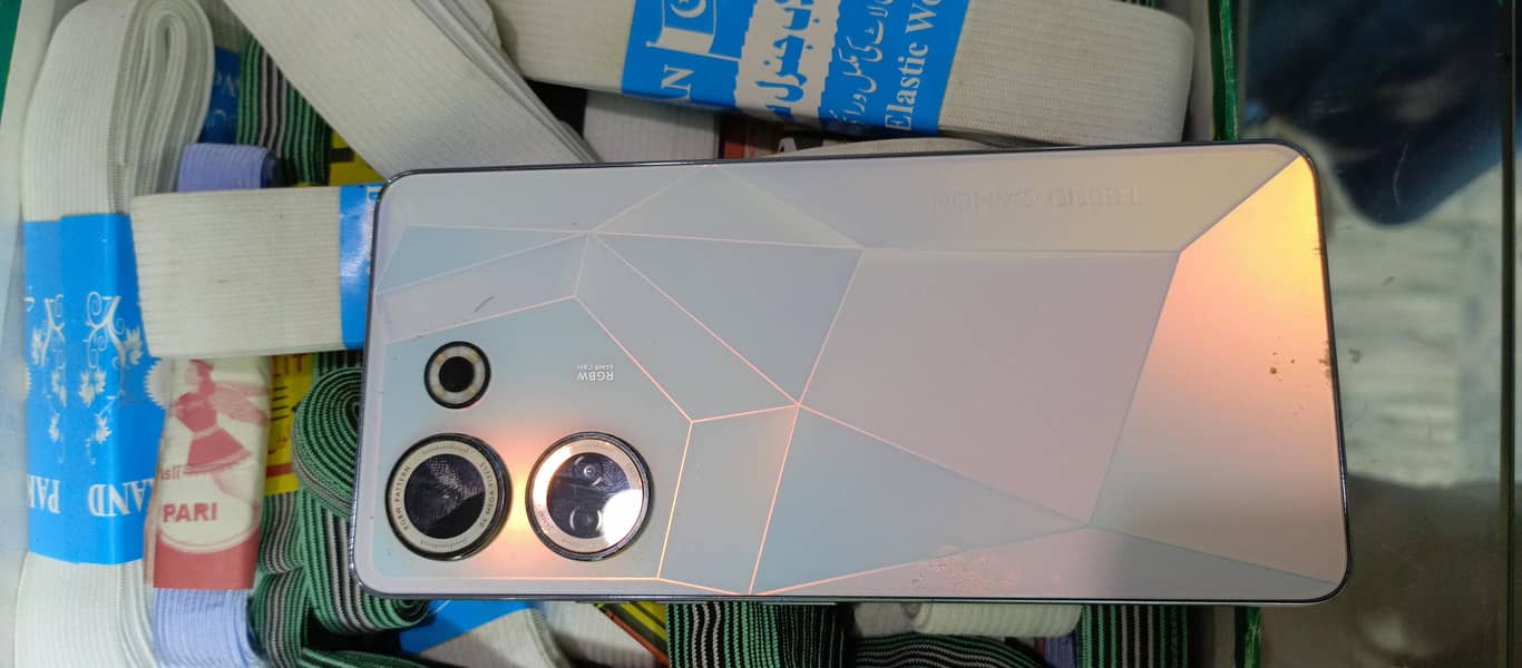 Tecno CAMON 20 2