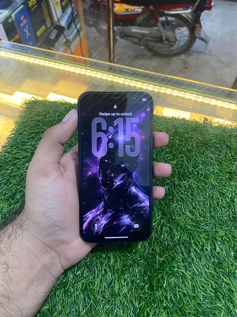 Apple iPhone 12 1