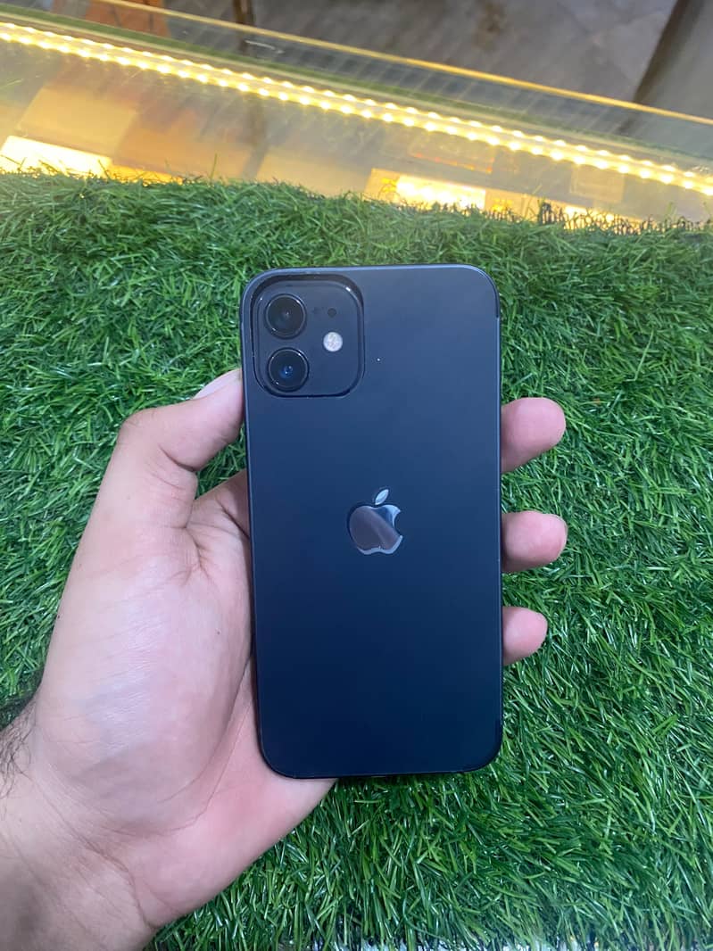 Apple iPhone 12 3