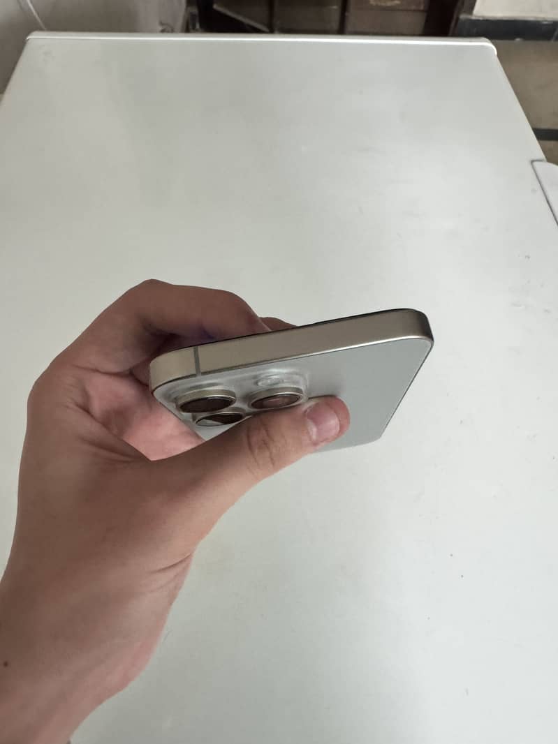 Apple iPhone 15 Pro Max 2