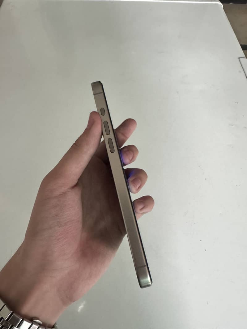 Apple iPhone 15 Pro Max 7