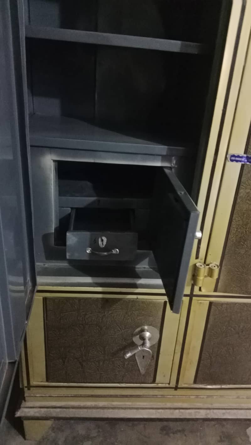 Iron Safe Almari 7