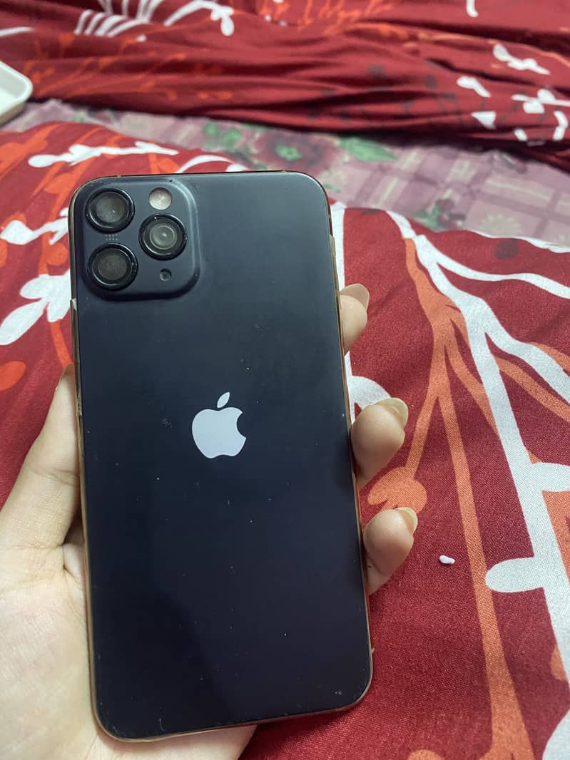 Apple iPhone XS 1