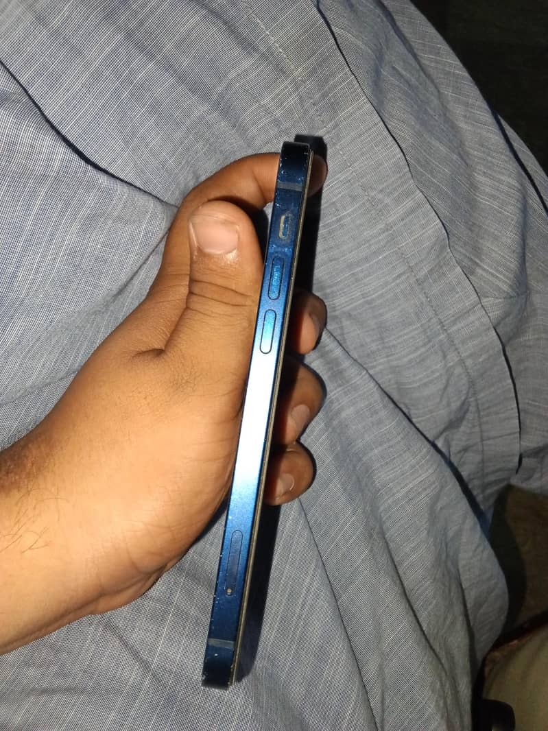 Apple iPhone 12 2