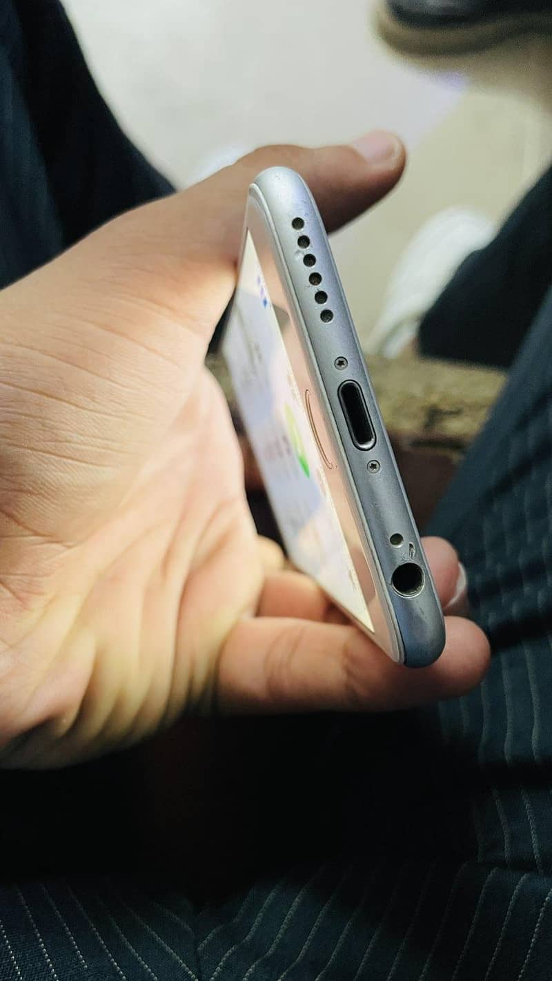 Apple iPhone 6S 1