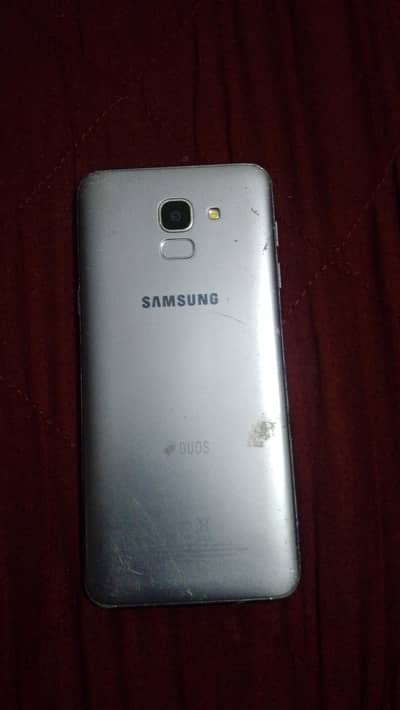 iPhone 6 Plus and Samsung Galaxy j6