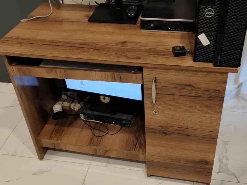 Computer Table 2