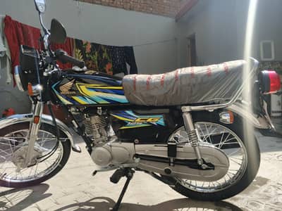Honda 125 4800 kilometer drive every thing original