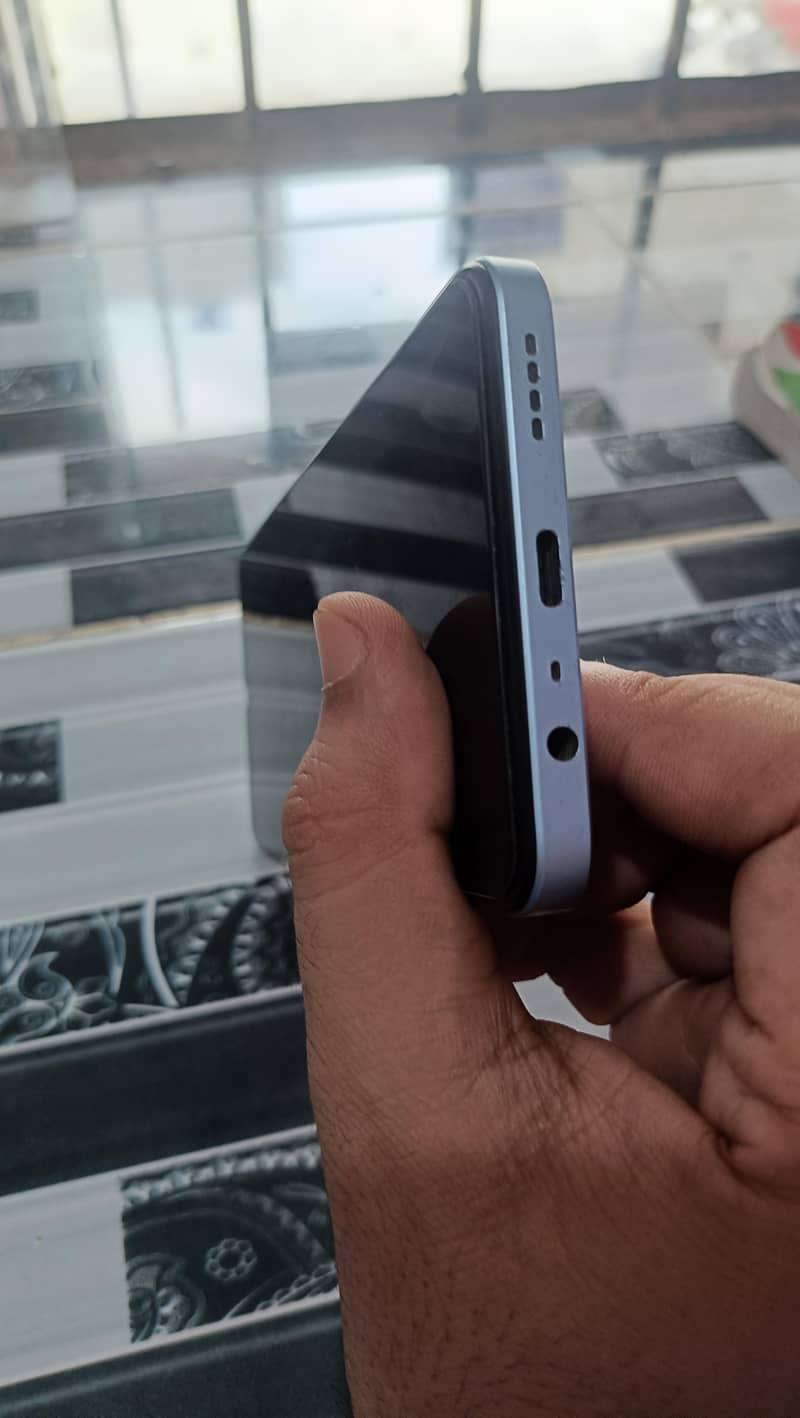 Realme Note 60 4