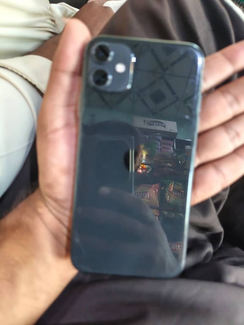 Apple iPhone 11 4