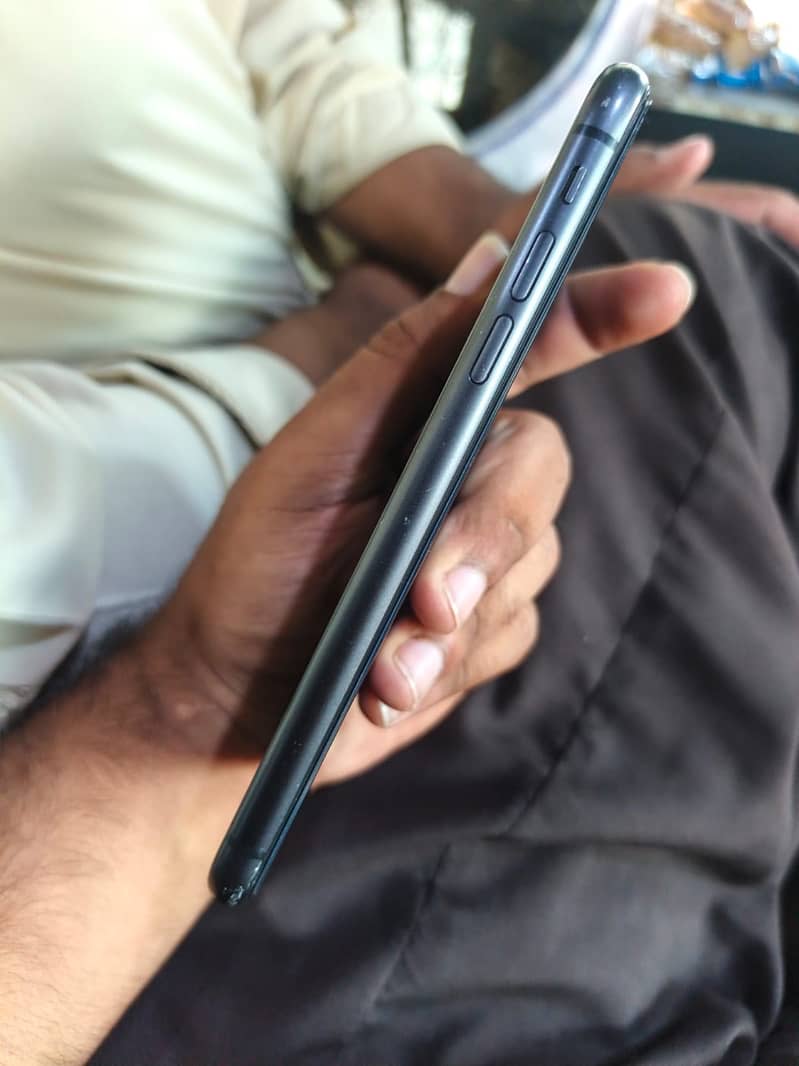 Apple iPhone 11 6