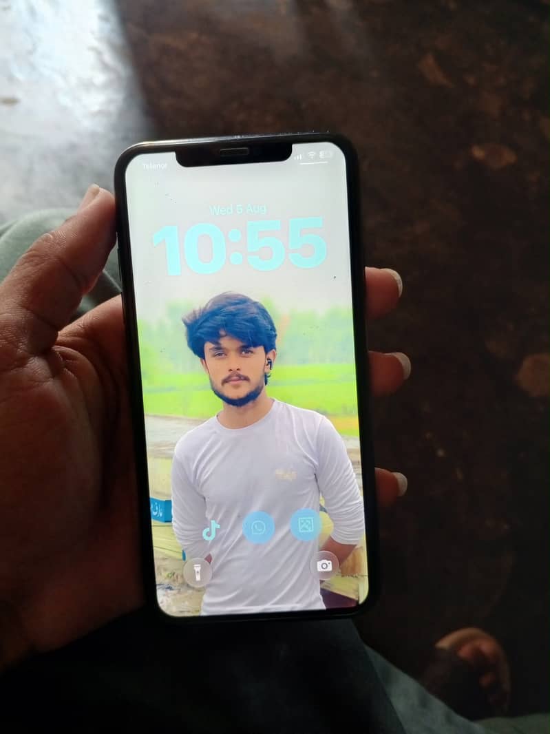 Apple iPhone 11 Pro Max 3