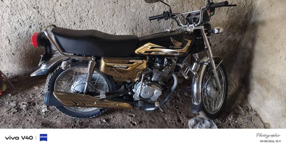 Honda 125 self Start Gold edition