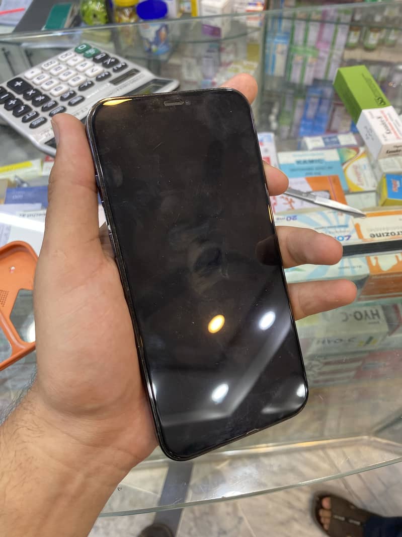 Apple iPhone 16 1