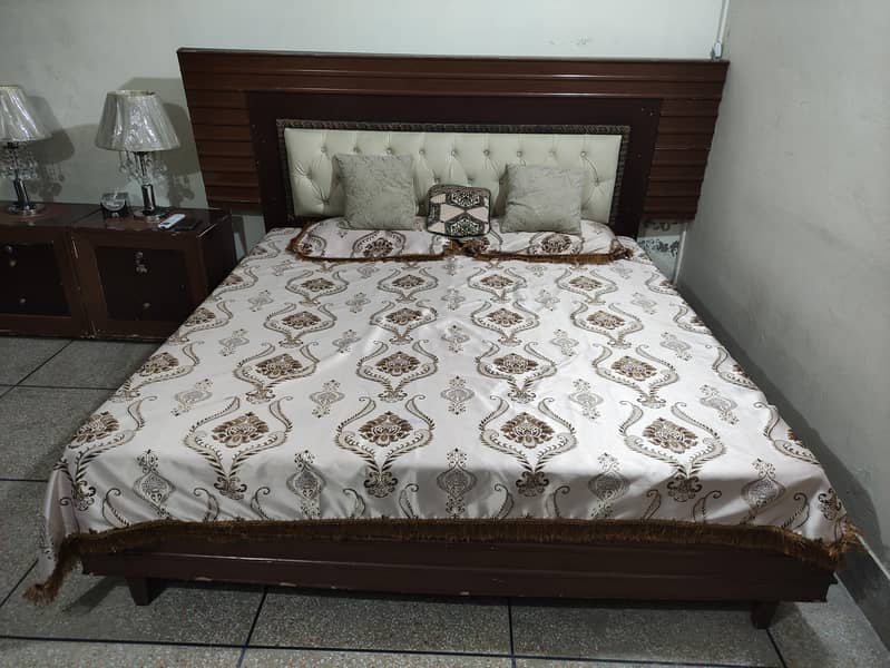 Bed + Side Tables 0