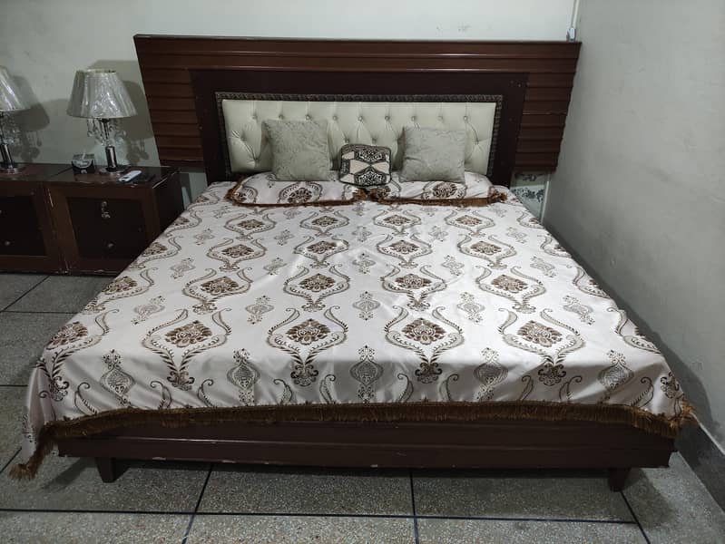 Bed + Side Tables 4