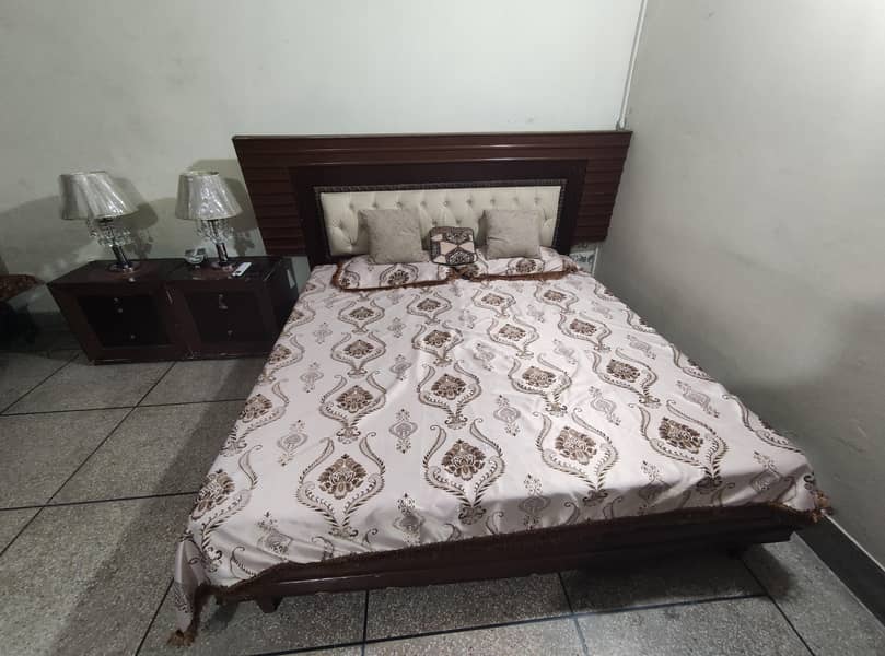 Bed + Side Tables 5