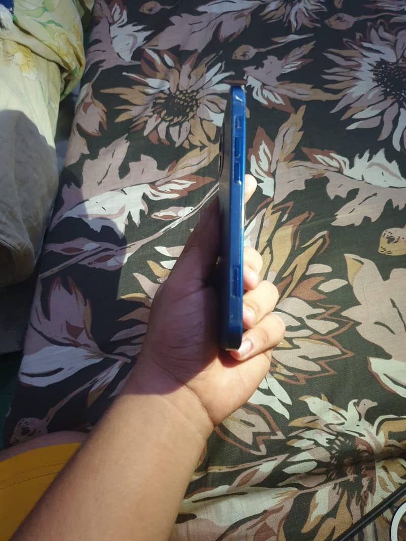 Apple iPhone 12 1