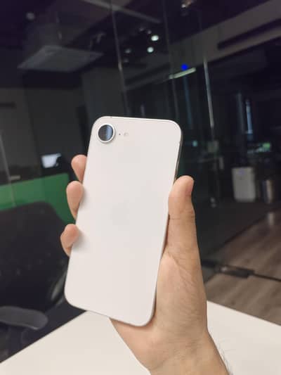 Apple iPhone 16e