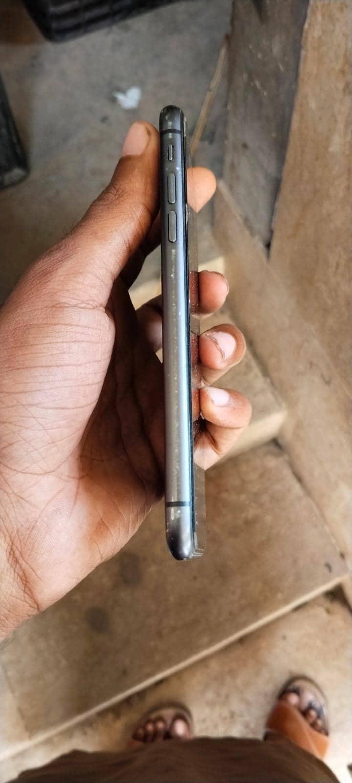 Apple iPhone 11 4