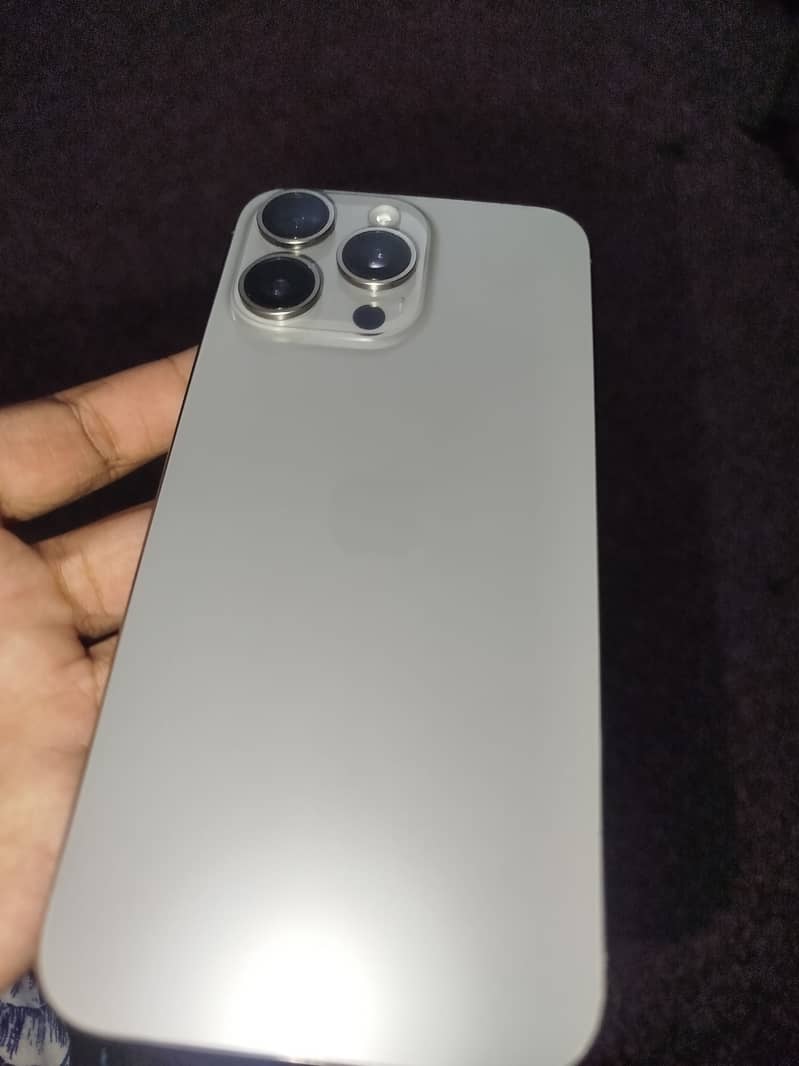 IPhone 15 Pro Max 1