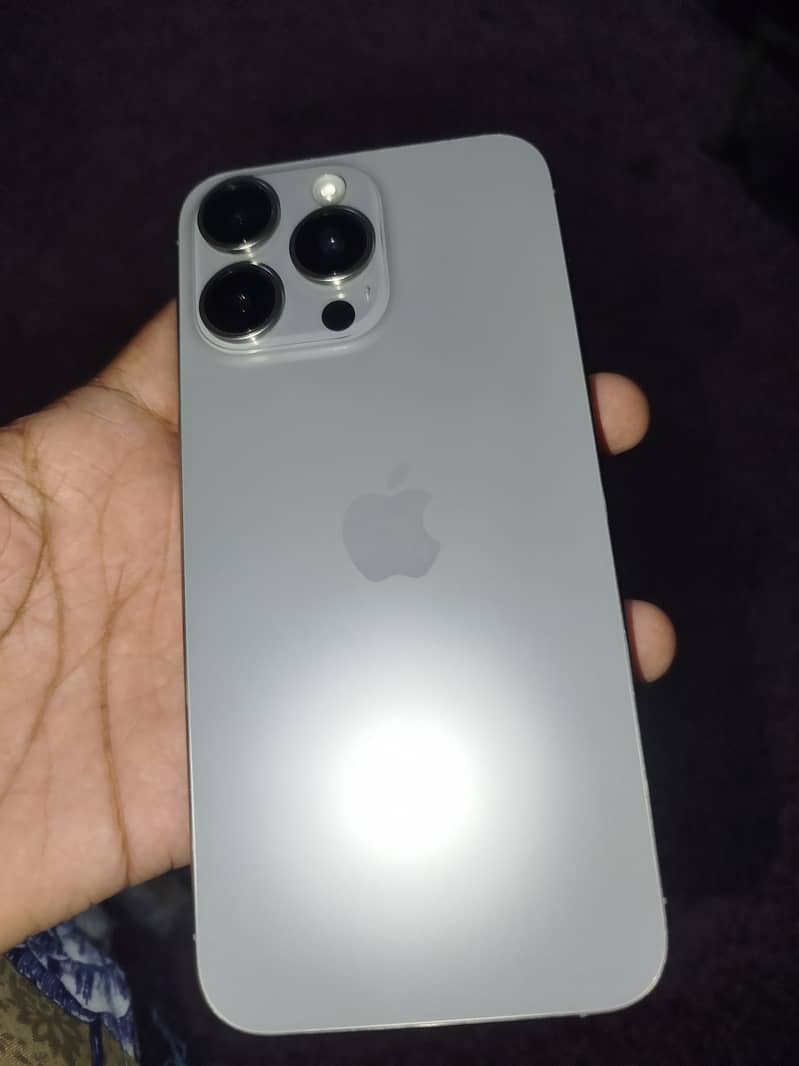IPhone 15 Pro Max 9