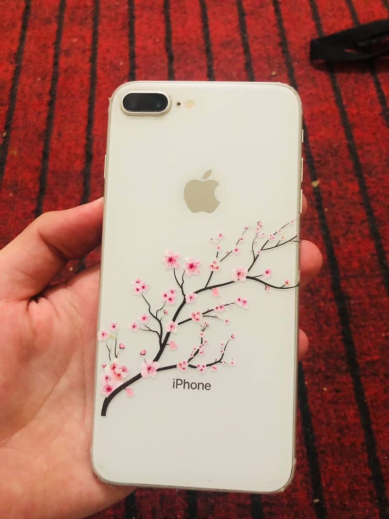 Apple iPhone 8 Plus 3