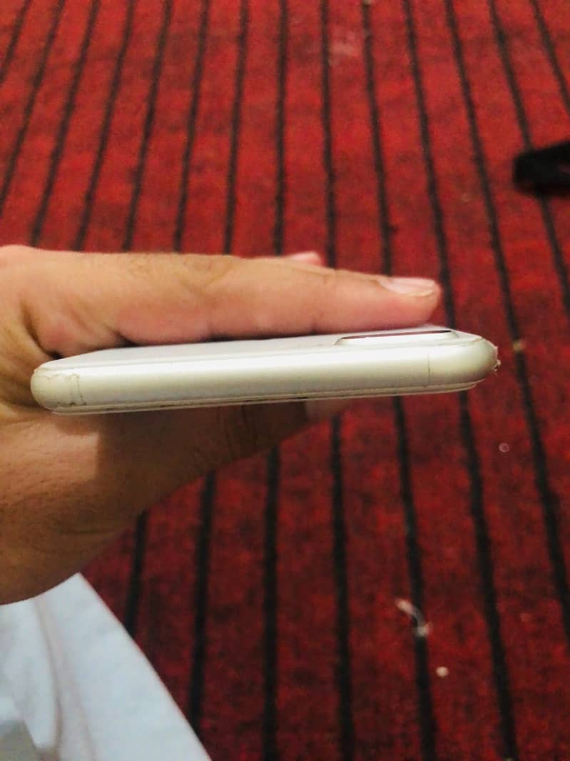 Apple iPhone 8 Plus 6