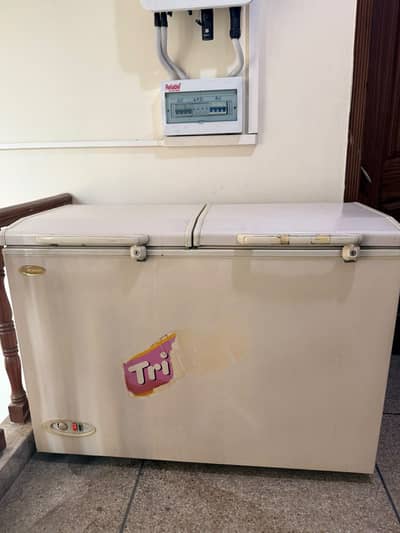 Triplet deep freezer urgent sale