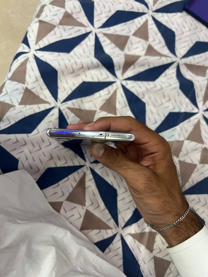Samsung Mobile Note10 Plus 4