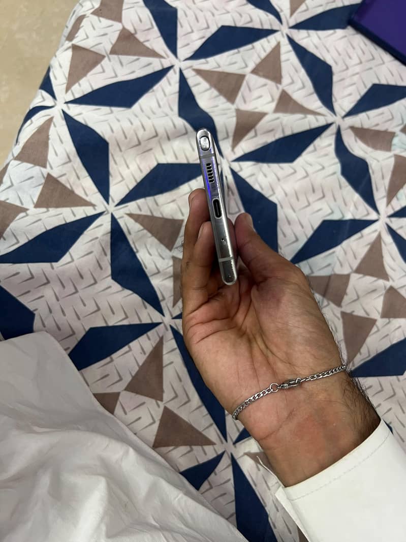 Samsung Mobile Note10 Plus 3