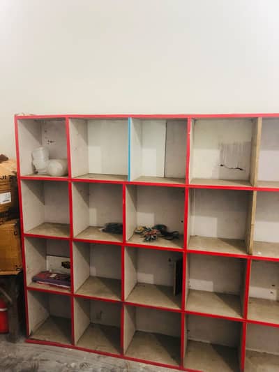 Bardana / Shelves