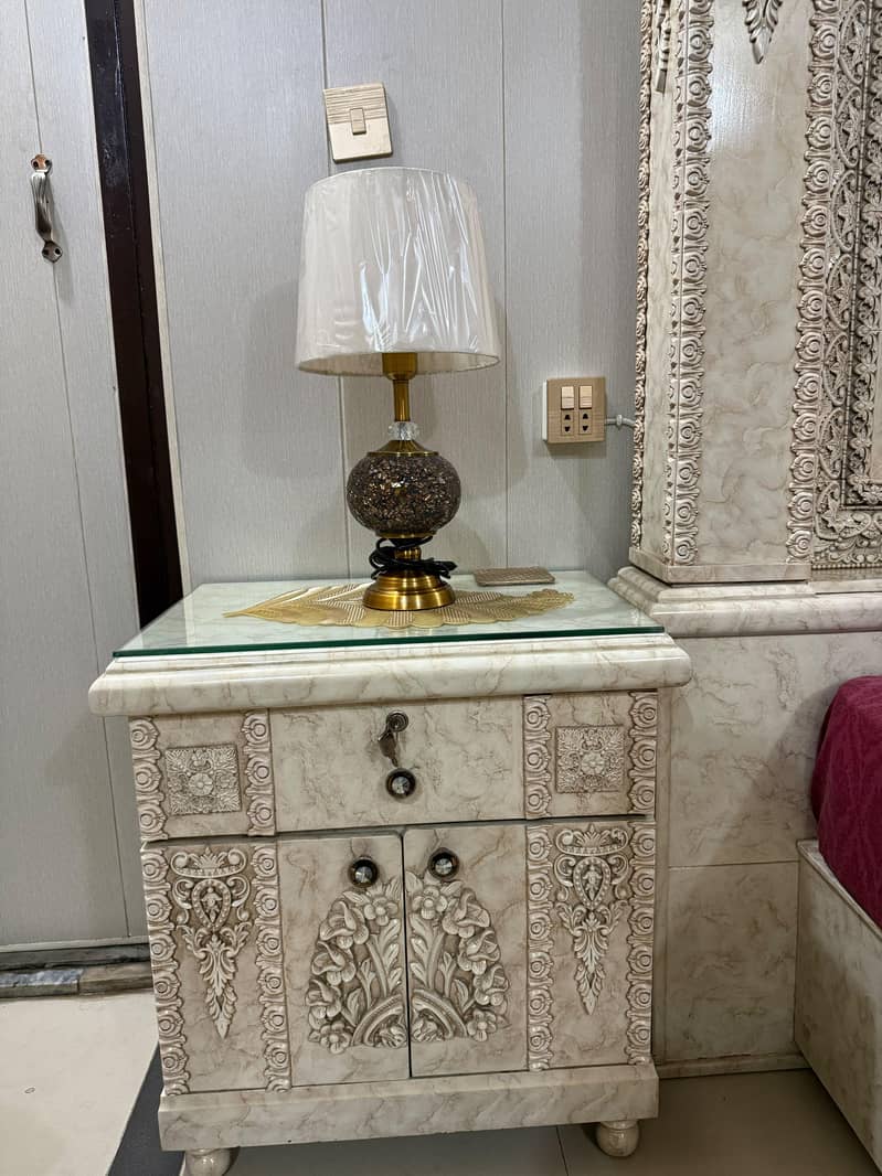 bed set , dressing, side tables 1