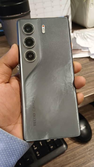 Tecno CAMON 40 Pro 8gb/256gb galaxy black