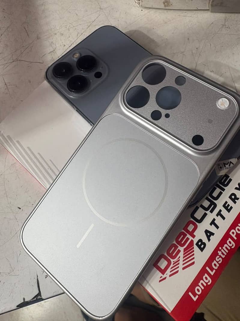 Apple iPhone 13 Pro 0