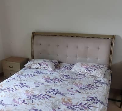 KING BED Sheesham Solid WOOD (+ 2 side tables) good condition