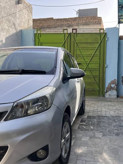 Toyota Vitz 2011
