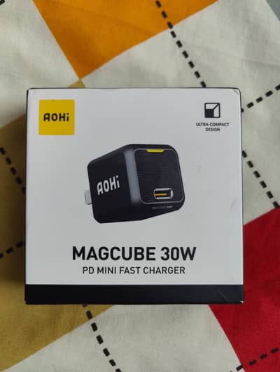 Aohi Magcube 30W Fast Charger