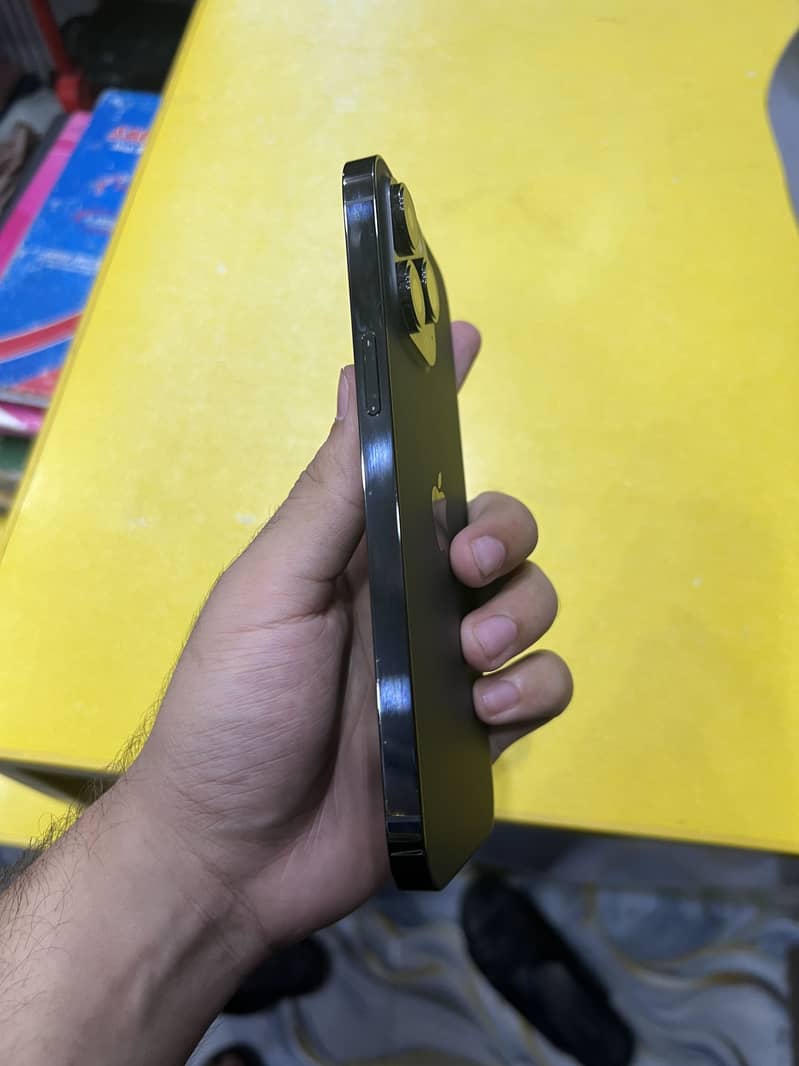 Apple iPhone 14 Pro Max 2