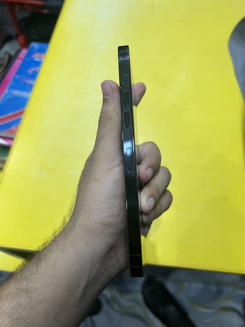 Apple iPhone 14 Pro Max 3