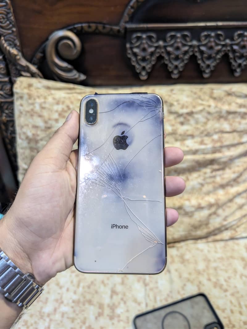 Apple iPhone XS Max 1