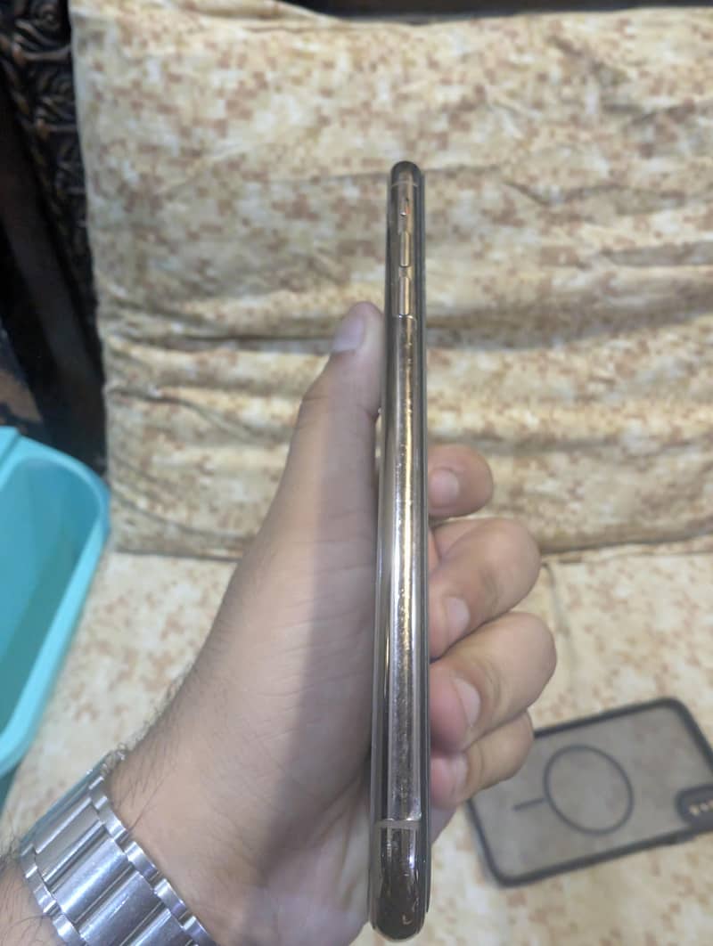 Apple iPhone XS Max 2