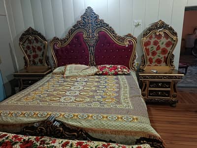 Full jhaiz set for sale including full set of furniture,5 seat