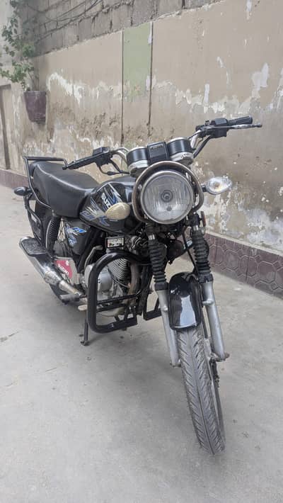 Suzuki GS-150 (2015 model) for sale