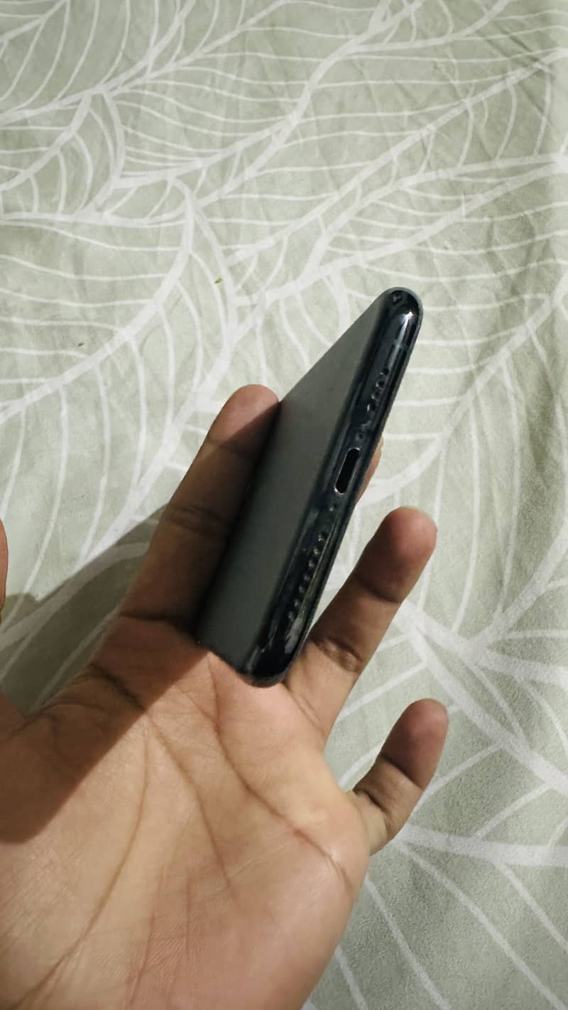 Apple iPhone 11 Pro Max 1