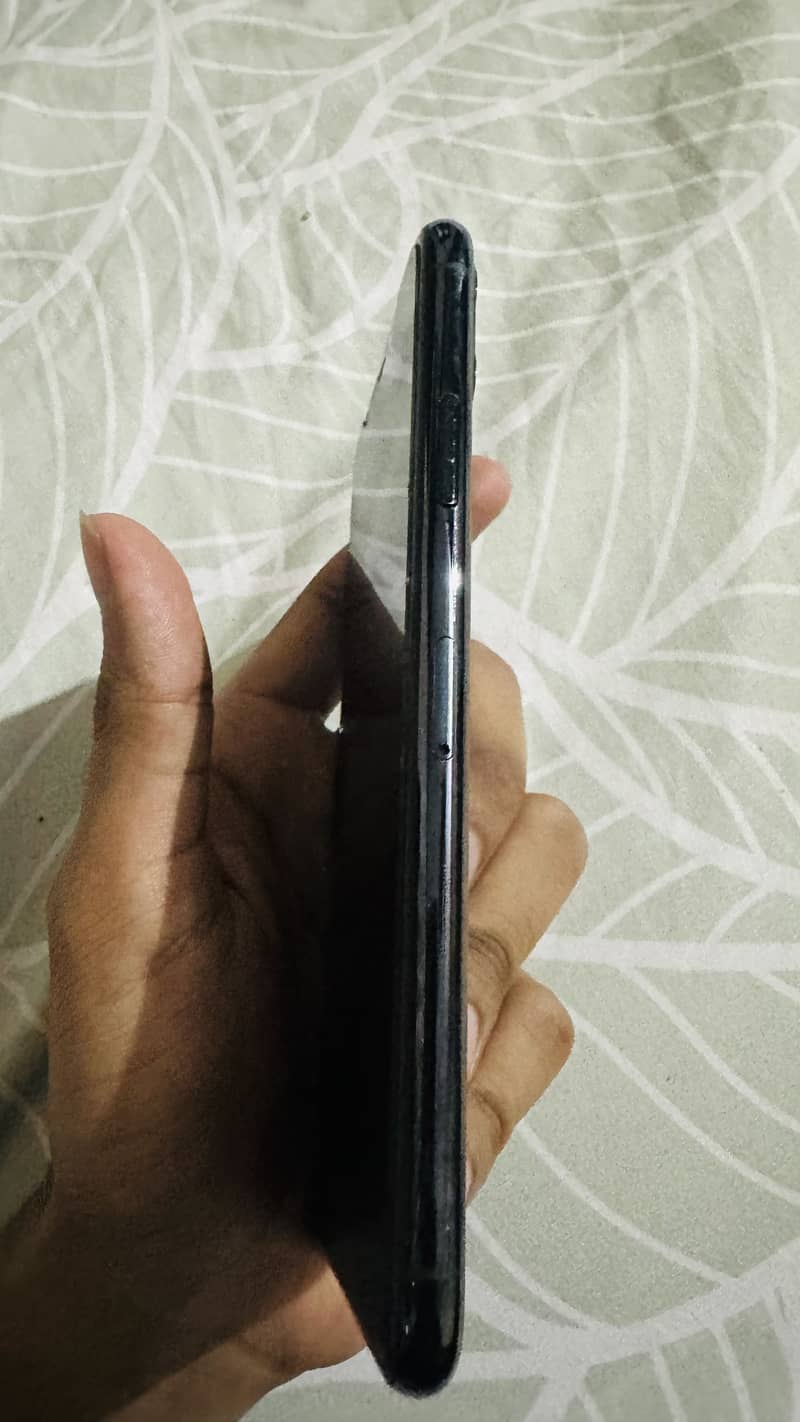 Apple iPhone 11 Pro Max 3