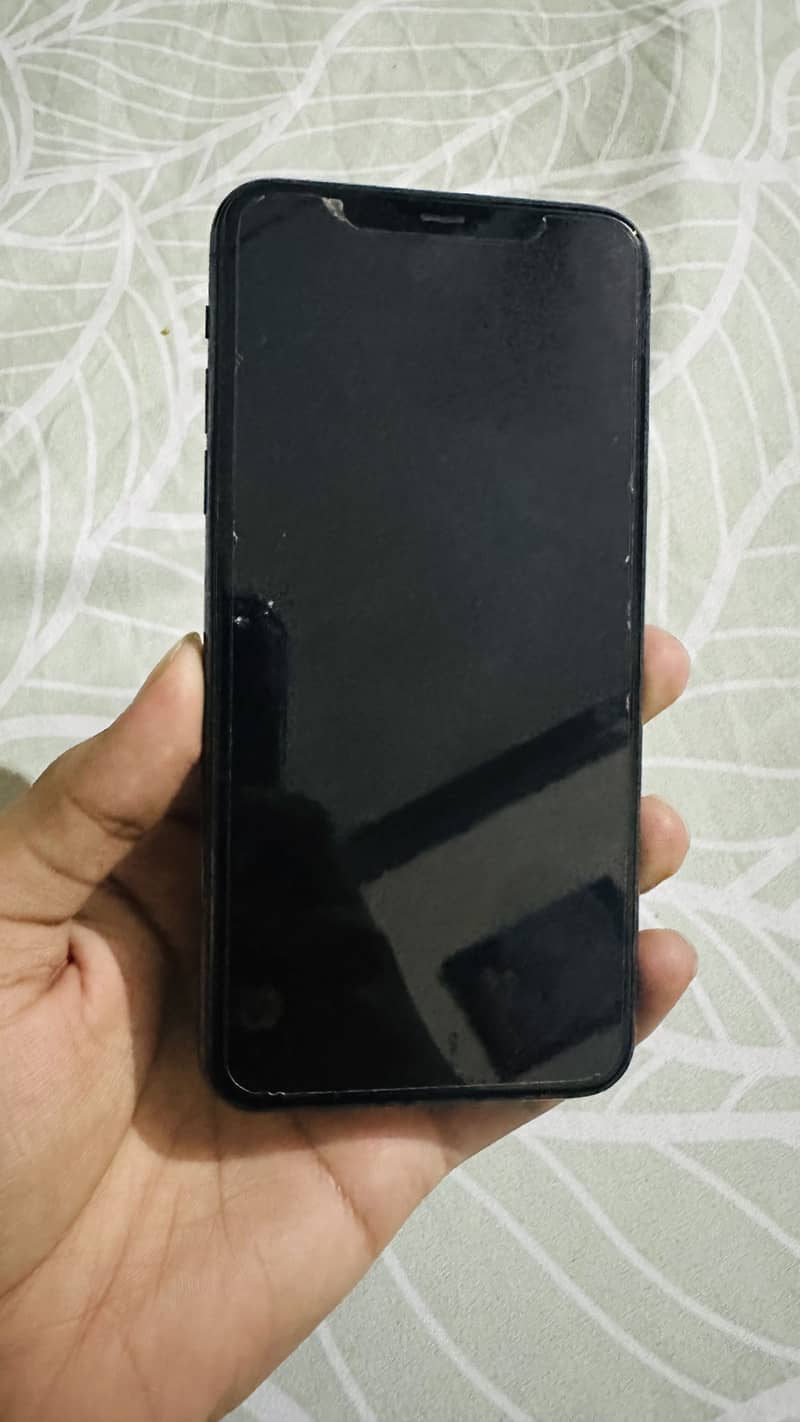 Apple iPhone 11 Pro Max 4