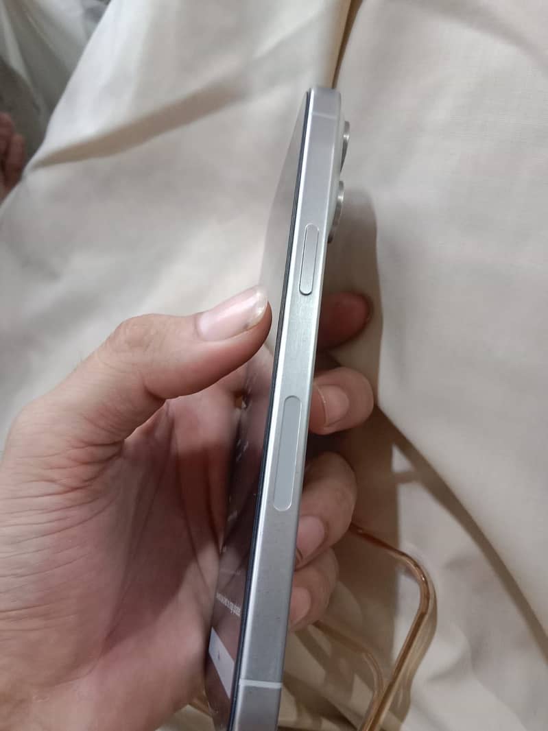 Apple iPhone 15 Pro Max 1